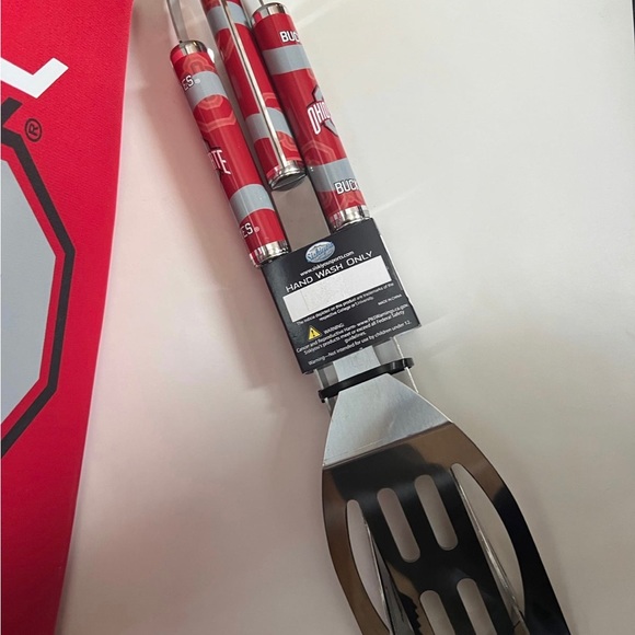 Ohio State University Grilling Set-NWT - Picture 2 of 4